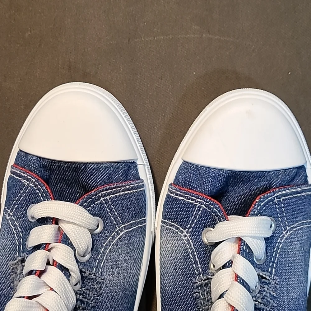 Women's Bobbie & Brooks blue and red Sneakers size 8 - Picture 6 of 8